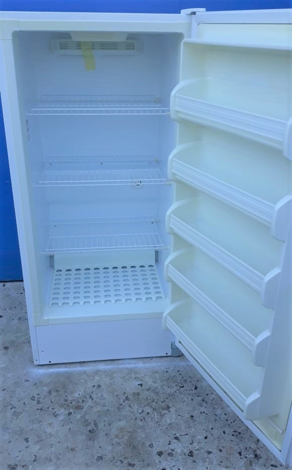Freezer vertical pequeño, mediano y  grande